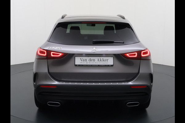 Mercedes-Benz GLA 180 AMG // Camera // Elek. Achterklep // Sfeerverlichting // Night pakket // 19" AMG Velgen // LED