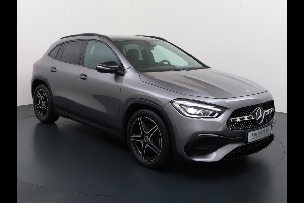 Mercedes-Benz GLA 180 AMG // Camera // Elek. Achterklep // Sfeerverlichting // Night pakket // 19" AMG Velgen // LED