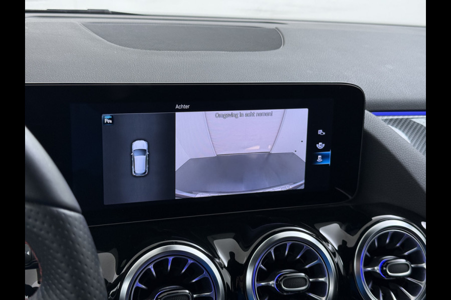 Mercedes-Benz GLA 180 AMG // Camera // Elek. Achterklep // Sfeerverlichting // Night pakket // 19" AMG Velgen // LED