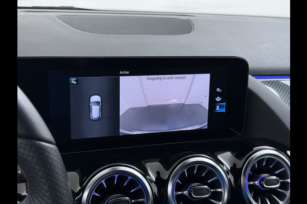 Mercedes-Benz GLA 180 AMG // Camera // Elek. Achterklep // Sfeerverlichting // Night pakket // 19" AMG Velgen // LED