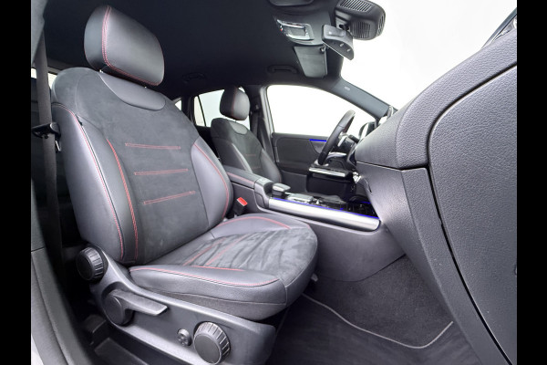 Mercedes-Benz GLA 180 AMG // Camera // Elek. Achterklep // Sfeerverlichting // Night pakket // 19" AMG Velgen // LED