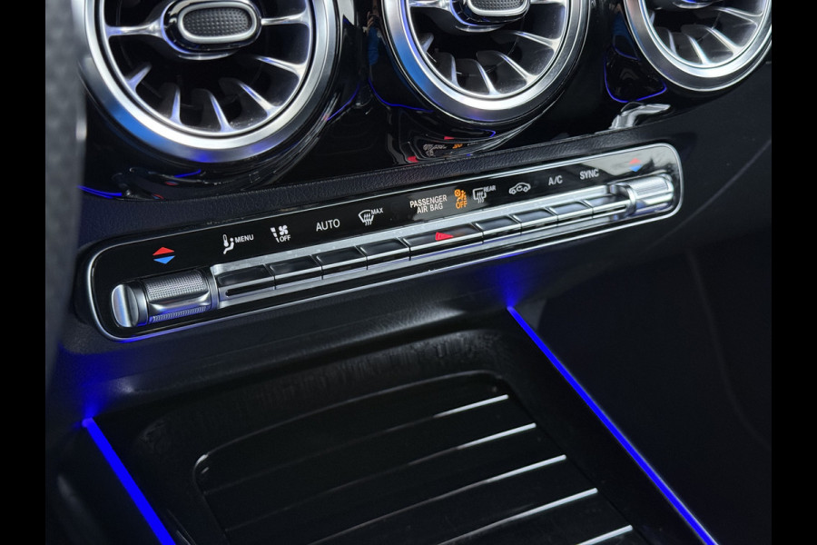 Mercedes-Benz GLA 180 AMG // Camera // Elek. Achterklep // Sfeerverlichting // Night pakket // 19" AMG Velgen // LED