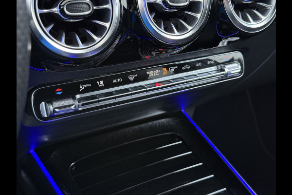 Mercedes-Benz GLA 180 AMG // Camera // Elek. Achterklep // Sfeerverlichting // Night pakket // 19" AMG Velgen // LED