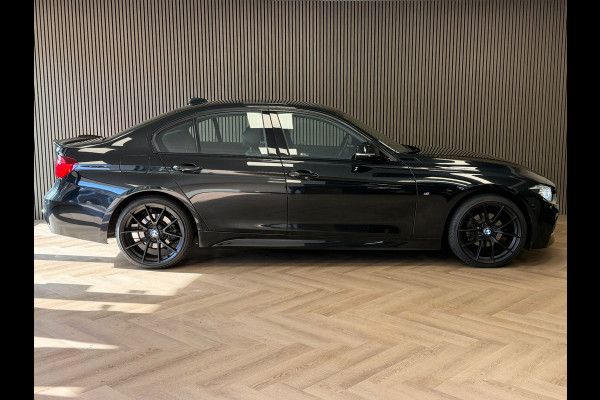 BMW 3 Serie 318i M Sport Edition AUT. LEDER NAVIGATIE PDC STOELVERWARMING CRUISE KEYLESS-GO