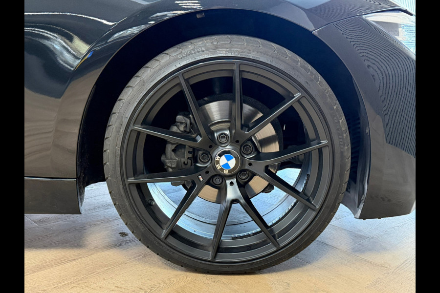 BMW 3 Serie 318i M Sport Edition AUT. LEDER NAVIGATIE PDC STOELVERWARMING CRUISE KEYLESS-GO