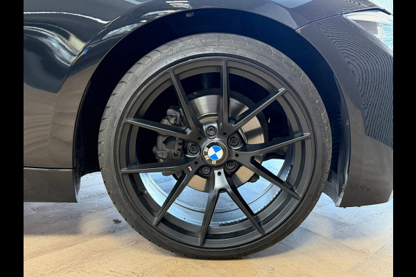 BMW 3 Serie 318i M Sport Edition AUT. LEDER NAVIGATIE PDC STOELVERWARMING CRUISE KEYLESS-GO