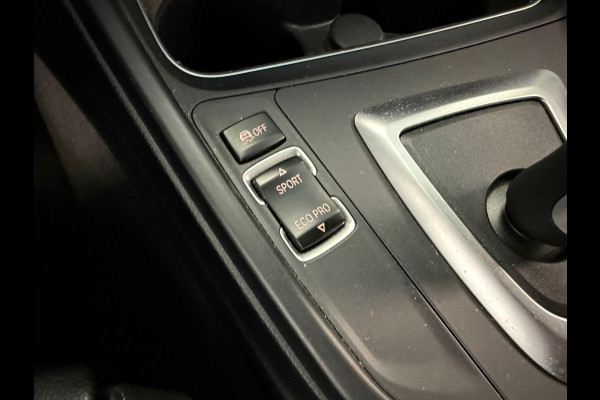 BMW 3 Serie 318i M Sport Edition AUT. LEDER NAVIGATIE PDC STOELVERWARMING CRUISE KEYLESS-GO