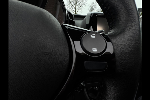 Peugeot 108 1.0 e-VTi Allure TOP! CABRIOTOP / CAMERA / LMV / BLUETOOTH / CLIMATE CONTROL / NL AUTO