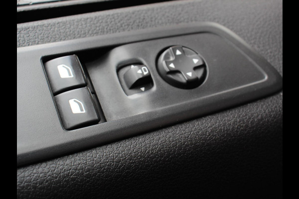 Opel Vivaro-e L3 75 kWh Automaat 6-Persoons Dubbele Cabine Lang | Navigatie | Airco | 2 x Schuifdeur | Lichtmetalen velgen| Cruise Control | Side Bars | Bumpers in kleur