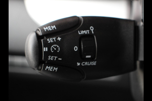 Opel Vivaro 2.0 CDTI Automaat 145 pk L3H1 Dubbele Cabine | Navigatie | Trekhaak | Airco | Parkeer sensoren | Betimmering