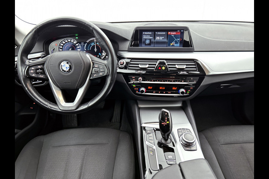 BMW 5 Serie 530e iPerformance Executive(Dealer OnderH, Navi, Active Cruise, Lane Assist, PDC V+A, Bots waarschuwing, Etc)