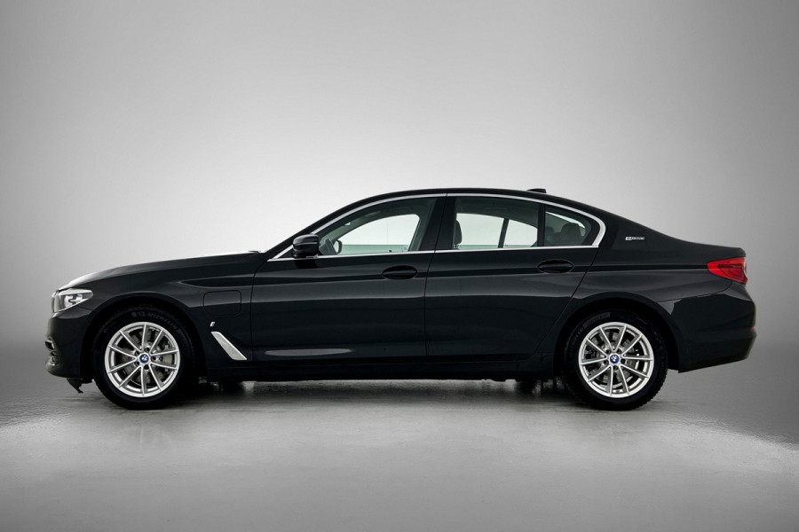 BMW 5 Serie 530e iPerformance Executive(Dealer OnderH, Navi, Active Cruise, Lane Assist, PDC V+A, Bots waarschuwing, Etc)
