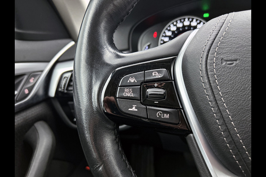 BMW 5 Serie 530e iPerformance Executive(Dealer OnderH, Navi, Active Cruise, Lane Assist, PDC V+A, Bots waarschuwing, Etc)