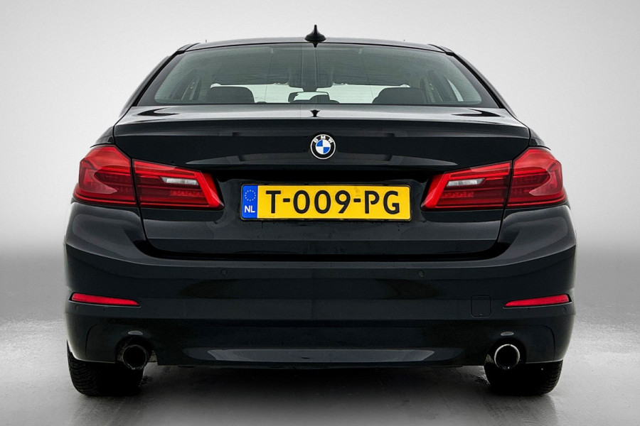 BMW 5 Serie 530e iPerformance Executive(Dealer OnderH, Navi, Active Cruise, Lane Assist, PDC V+A, Bots waarschuwing, Etc)