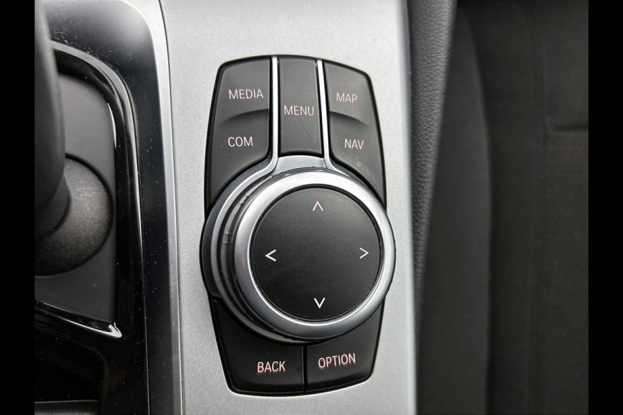 BMW 5 Serie 530e iPerformance Executive(Dealer OnderH, Navi, Active Cruise, Lane Assist, PDC V+A, Bots waarschuwing, Etc)