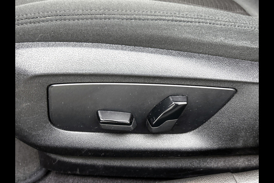 BMW 5 Serie 530e iPerformance Executive(Dealer OnderH, Navi, Active Cruise, Lane Assist, PDC V+A, Bots waarschuwing, Etc)