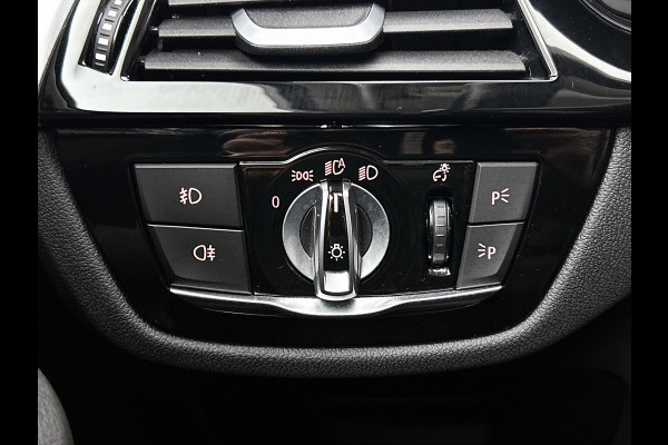 BMW 5 Serie 530e iPerformance Executive(Dealer OnderH, Navi, Active Cruise, Lane Assist, PDC V+A, Bots waarschuwing, Etc)