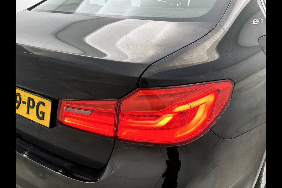 BMW 5 Serie 530e iPerformance Executive(Dealer OnderH, Navi, Active Cruise, Lane Assist, PDC V+A, Bots waarschuwing, Etc)