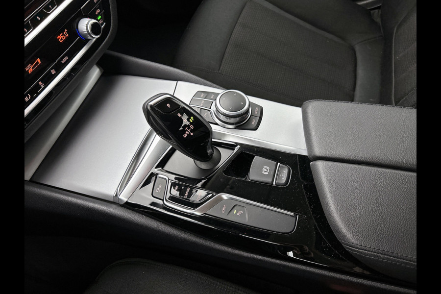 BMW 5 Serie 530e iPerformance Executive(Dealer OnderH, Navi, Active Cruise, Lane Assist, PDC V+A, Bots waarschuwing, Etc)