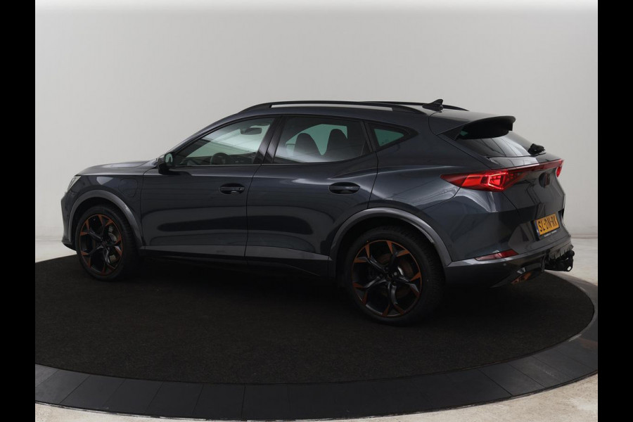 CUPRA Formentor 1.4 eHybrid VZ | 245pk | Trekhaak | Stoelverwarming | Adaptive cruise | Carplay | Navigatie | Sfeerverlichting | Keyless | Half leder | Camera | Stuurverwarming | PHEV | Plug In