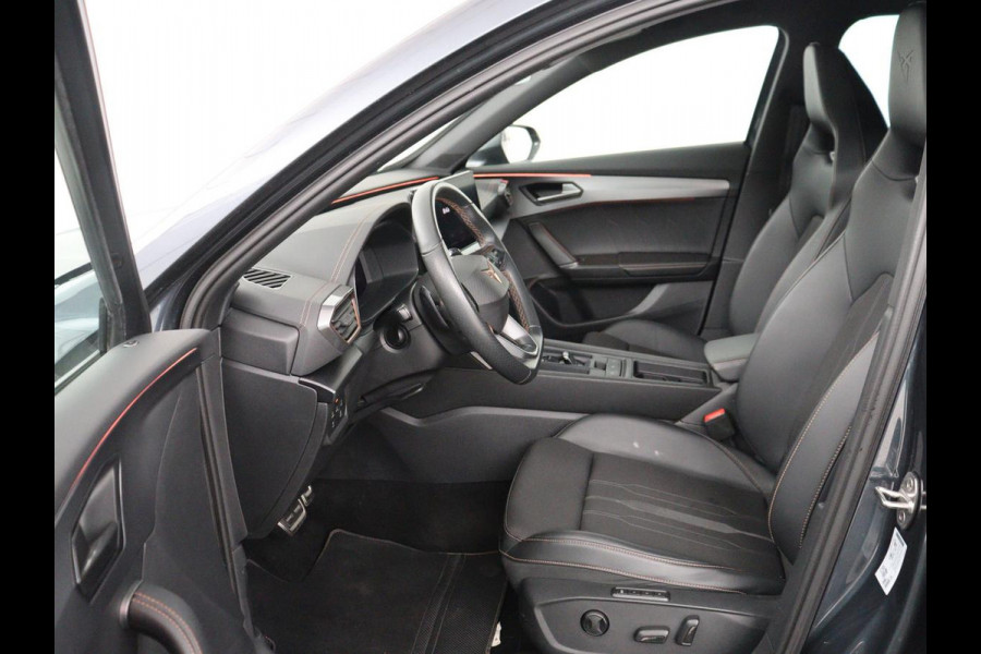 CUPRA Formentor 1.4 eHybrid VZ | 245pk | Trekhaak | Stoelverwarming | Adaptive cruise | Carplay | Navigatie | Sfeerverlichting | Keyless | Half leder | Camera | Stuurverwarming | PHEV | Plug In