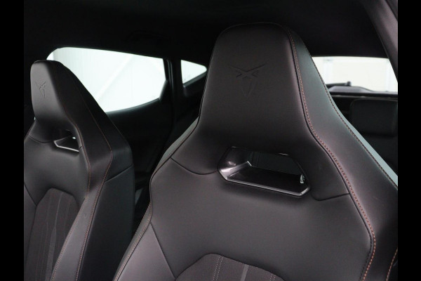 CUPRA Formentor 1.4 eHybrid VZ | 245pk | Trekhaak | Stoelverwarming | Adaptive cruise | Carplay | Navigatie | Sfeerverlichting | Keyless | Half leder | Camera | Stuurverwarming | PHEV | Plug In