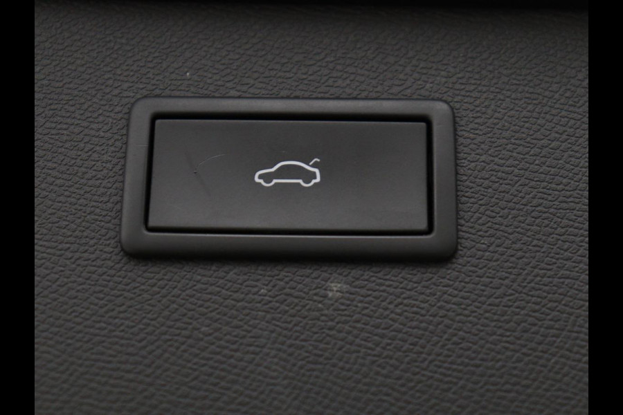 CUPRA Formentor 1.4 eHybrid VZ | 245pk | Trekhaak | Stoelverwarming | Adaptive cruise | Carplay | Navigatie | Sfeerverlichting | Keyless | Half leder | Camera | Stuurverwarming | PHEV | Plug In