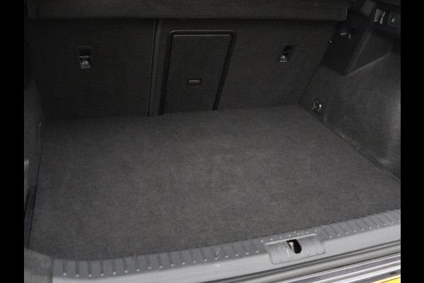 CUPRA Formentor 1.4 eHybrid VZ | 245pk | Trekhaak | Stoelverwarming | Adaptive cruise | Carplay | Navigatie | Sfeerverlichting | Keyless | Half leder | Camera | Stuurverwarming | PHEV | Plug In