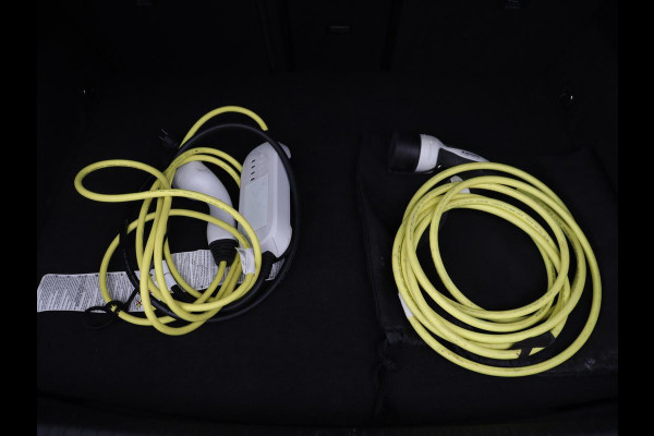 CUPRA Formentor 1.4 eHybrid VZ | 245pk | Trekhaak | Stoelverwarming | Adaptive cruise | Carplay | Navigatie | Sfeerverlichting | Keyless | Half leder | Camera | Stuurverwarming | PHEV | Plug In