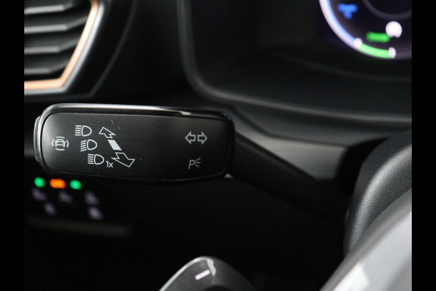 CUPRA Formentor 1.4 eHybrid VZ | 245pk | Trekhaak | Stoelverwarming | Adaptive cruise | Carplay | Navigatie | Sfeerverlichting | Keyless | Half leder | Camera | Stuurverwarming | PHEV | Plug In