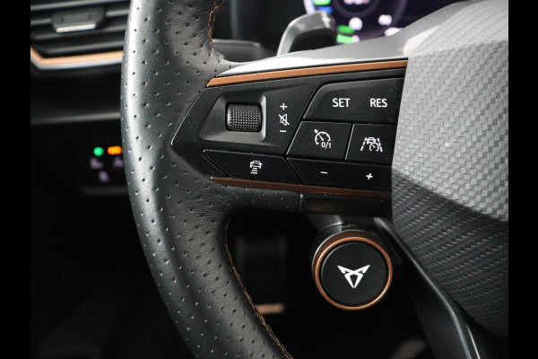 CUPRA Formentor 1.4 eHybrid VZ | 245pk | Trekhaak | Stoelverwarming | Adaptive cruise | Carplay | Navigatie | Sfeerverlichting | Keyless | Half leder | Camera | Stuurverwarming | PHEV | Plug In