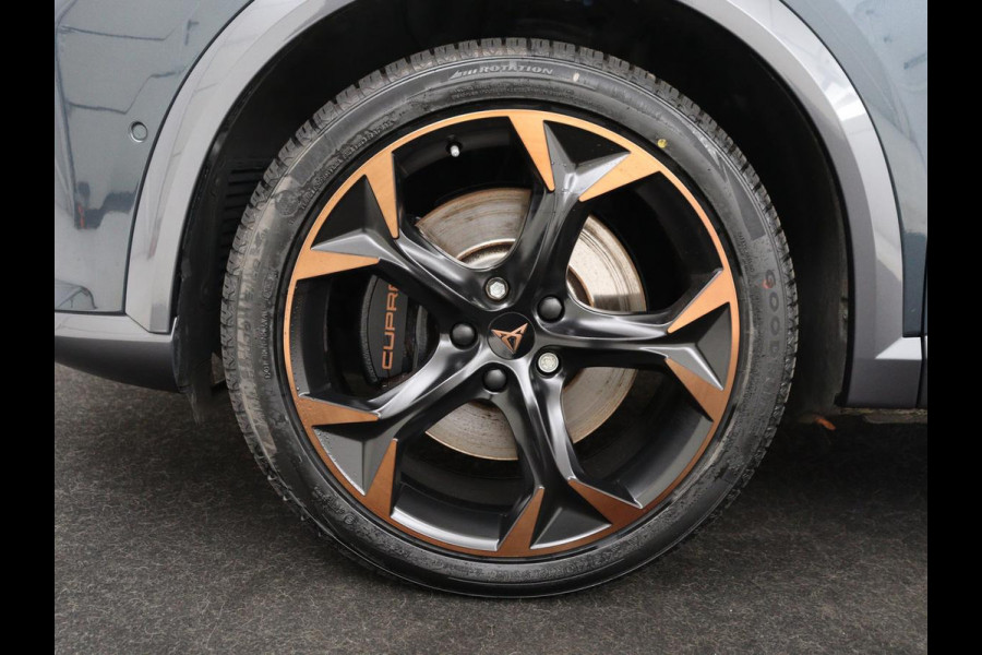 CUPRA Formentor 1.4 eHybrid VZ | 245pk | Trekhaak | Stoelverwarming | Adaptive cruise | Carplay | Navigatie | Sfeerverlichting | Keyless | Half leder | Camera | Stuurverwarming | PHEV | Plug In