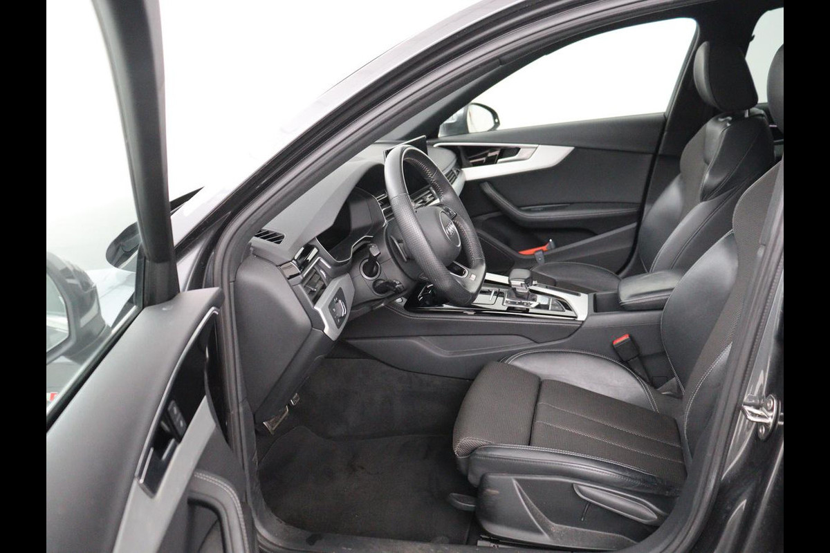 Audi A4 40 TFSI Launch edition Sport | Panoramadak | Trekhaak | Sportstoelen | DAB | Carplay | Virtual Cockpit | Half leder | Full LED | Navigatie | Parkeerhulp | Sportstuur | S Line