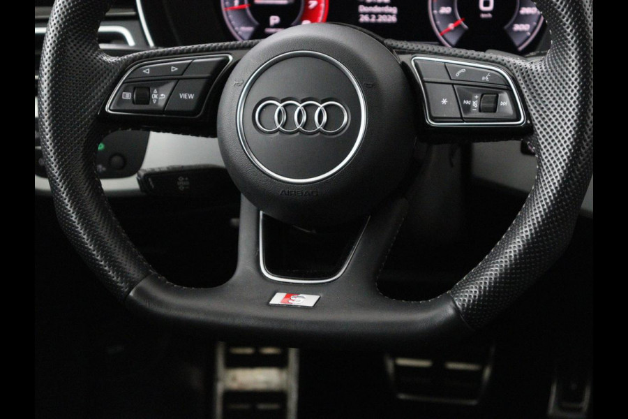 Audi A4 40 TFSI Launch edition Sport | Panoramadak | Trekhaak | Sportstoelen | DAB | Carplay | Virtual Cockpit | Half leder | Full LED | Navigatie | Parkeerhulp | Sportstuur | S Line