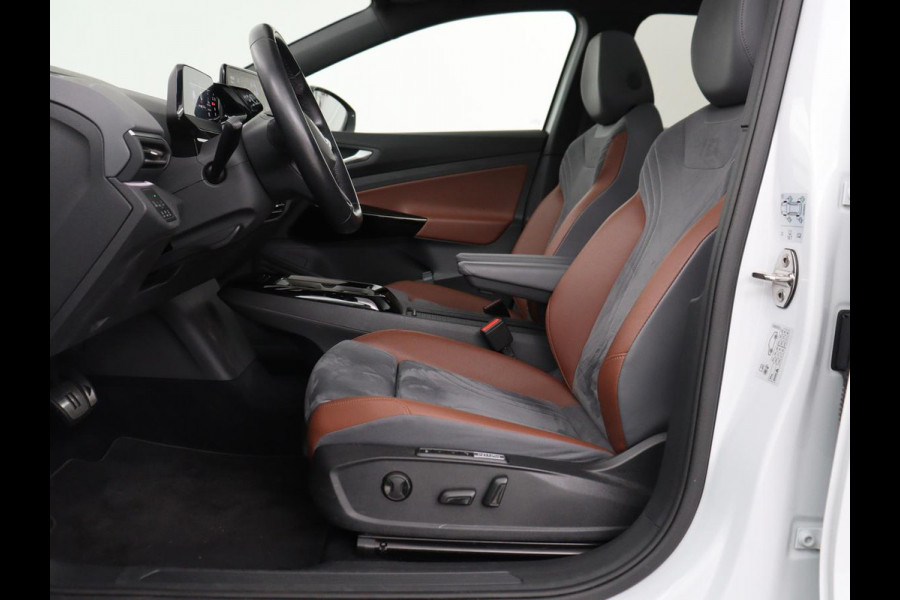 Volkswagen ID.4 First Max 77 kWh | Panoramadak | Head-Up | 360 Camera | Stoelverwarming | Matrix LED | Sfeerverlichting | Keyless | Adaptive cruise | Navigatie | Carplay | Half leder | Memory