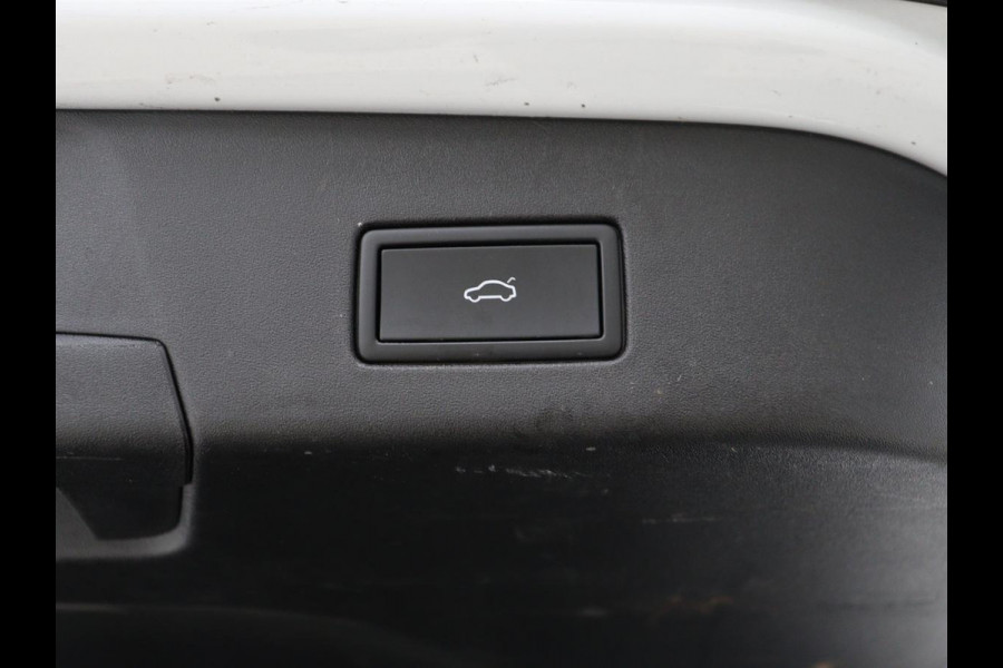 Volkswagen ID.4 First Max 77 kWh | Panoramadak | Head-Up | 360 Camera | Stoelverwarming | Matrix LED | Sfeerverlichting | Keyless | Adaptive cruise | Navigatie | Carplay | Half leder | Memory