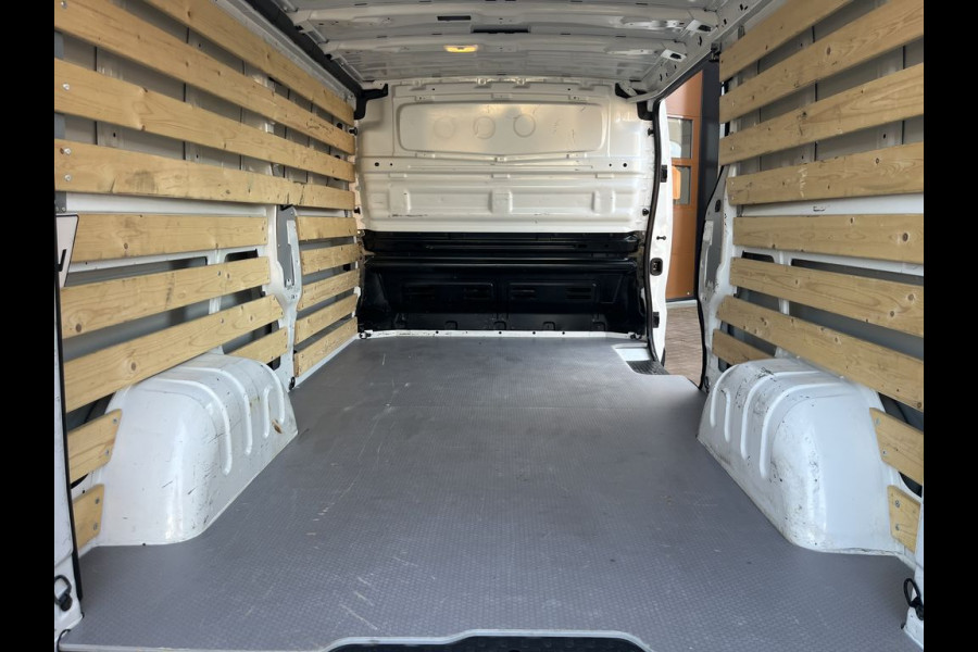Renault Trafic 2.0 dCi 120pk E6 L2 Work Edition 3p Lease €287 p/m, Trekhaak, Airco Aut., Navi, PDC, Led, Cruise controle, Onderhoudshistorie aanwezig