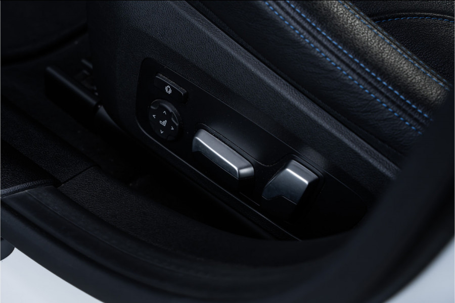 BMW i4 M50 High Executive M-Sport l Panorama l HUD l 360 camera l sportstoelen