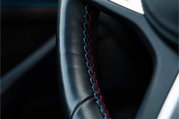 BMW i4 M50 High Executive M-Sport l Panorama l HUD l 360 camera l sportstoelen