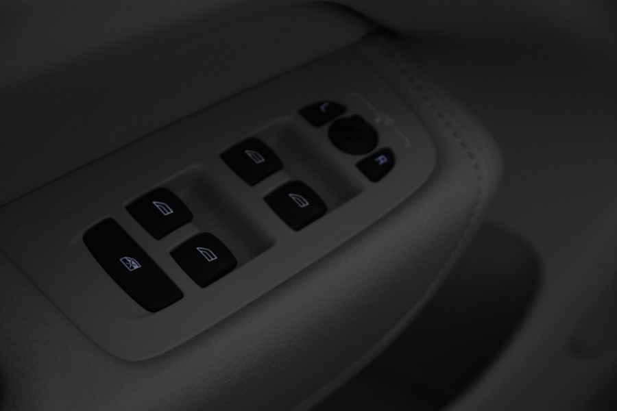 Volvo XC60 2.0 T6 Plug-in hybrid AWD Inscription *1ste Eigenaar*Leer*Panoramadak*Navigatie*