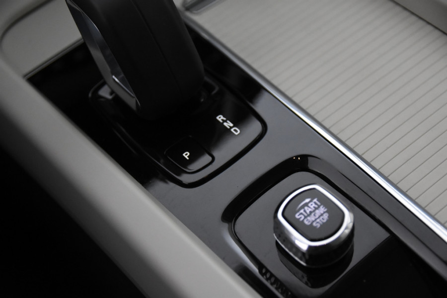 Volvo XC60 2.0 T6 Plug-in hybrid AWD Inscription *1ste Eigenaar*Leer*Panoramadak*Navigatie*