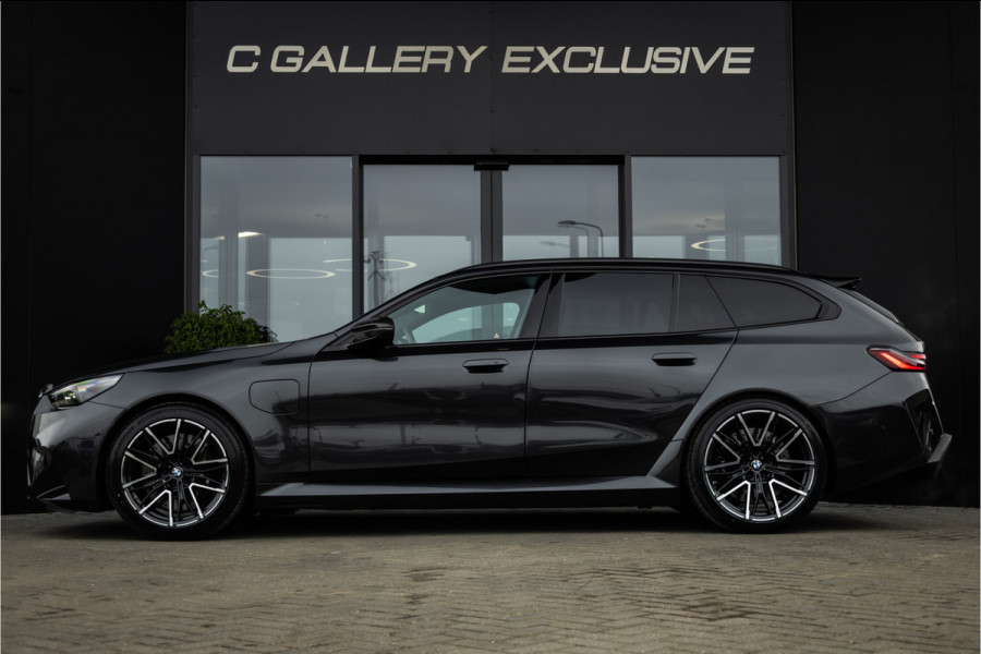 BMW 5 Serie Touring M5 - Panorama | B&W | Carbon | Elek. Trekhaak | 360 Camera
