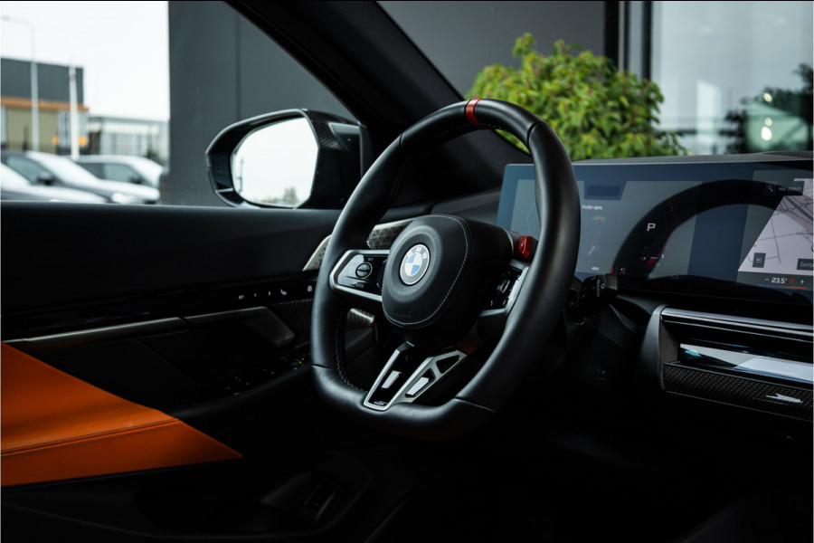 BMW 5 Serie Touring M5 - Panorama | B&W | Carbon | Elek. Trekhaak | 360 Camera