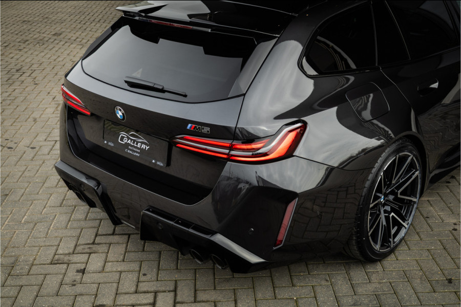 BMW 5 Serie Touring M5 - Panorama | B&W | Carbon | Elek. Trekhaak | 360 Camera