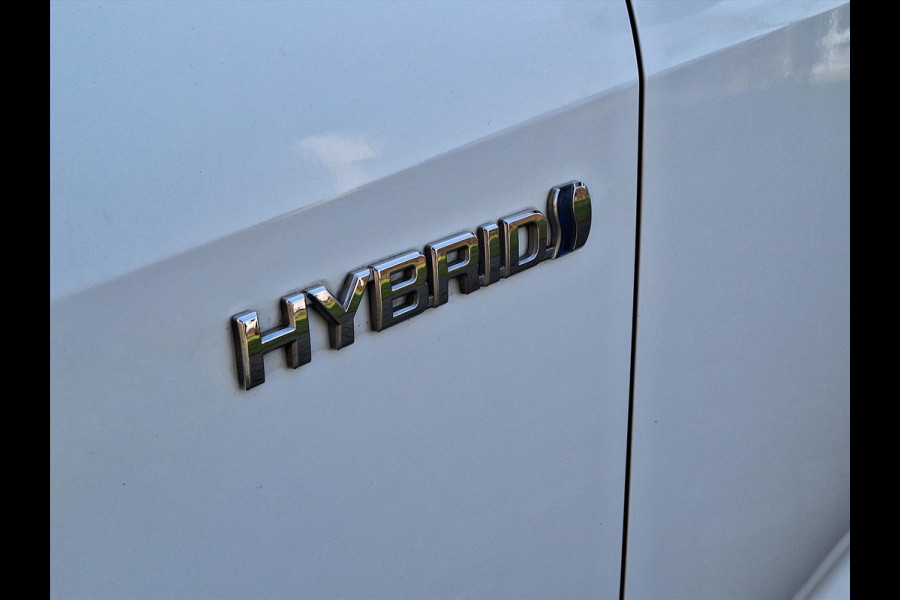 Toyota Corolla Sedan 1.8 Hybrid Style | Parkeersensoren, Navigatie, Keyless