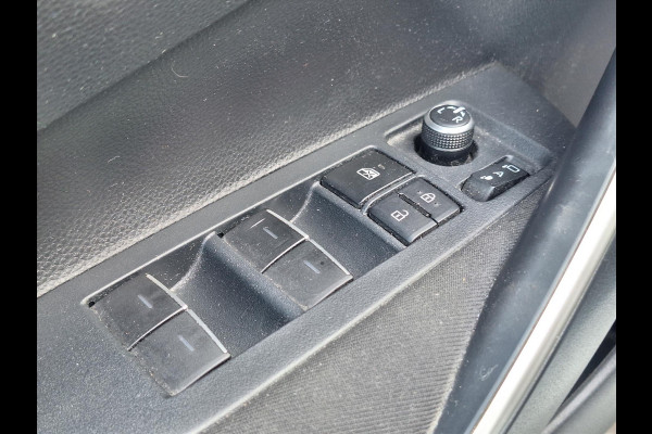 Toyota Corolla Sedan 1.8 Hybrid Style | Parkeersensoren, Navigatie, Keyless