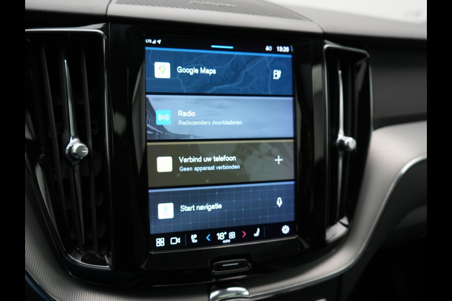 Volvo XC60 T6 AWD R-Design Plug In Hybrid 350pk Dealer O.H. PHEV | Trekhaak Af Fabriek | Panodak | Adaptive Cruise | Harman / Kardon | Lederen Sportstoelen Memory & Verwarmd | Google Assistent | Stuur Verwarmd | Keyless | Apple Carplay | DAB |