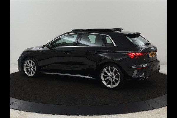Audi A3 30 TFSI S edition | Panoramadak | Sportstoelen | Virtual Cockpit | Carplay | Half leder | Full LED | Parkeerhulp | Cruise control | Bluetooth | Climate control | Navigatie | S Line