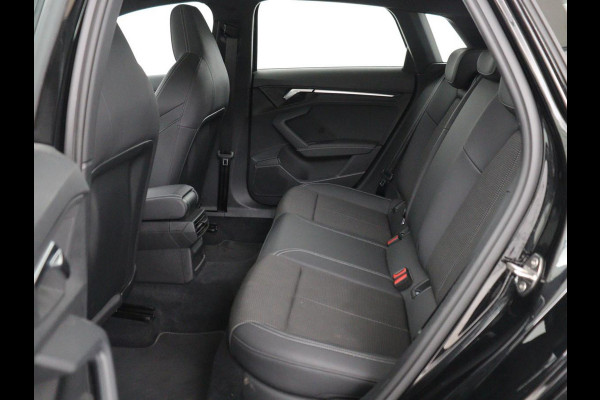 Audi A3 30 TFSI S edition | Panoramadak | Sportstoelen | Virtual Cockpit | Carplay | Half leder | Full LED | Parkeerhulp | Cruise control | Bluetooth | Climate control | Navigatie | S Line