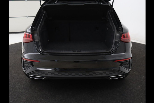 Audi A3 30 TFSI S edition | Panoramadak | Sportstoelen | Virtual Cockpit | Carplay | Half leder | Full LED | Parkeerhulp | Cruise control | Bluetooth | Climate control | Navigatie | S Line